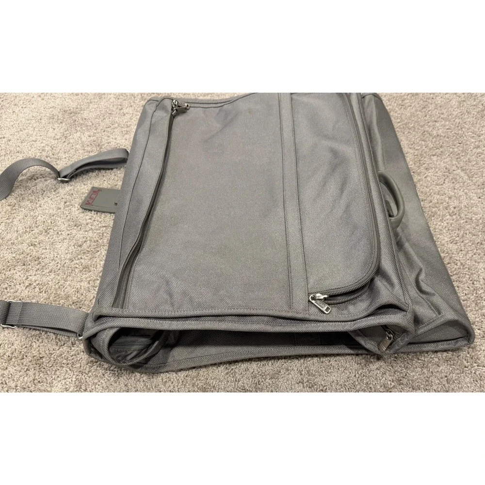 Tumi Alpha Grey Ballistic Nylon Tri-Fold Garment Bag Travel Suit Carrier Luggage